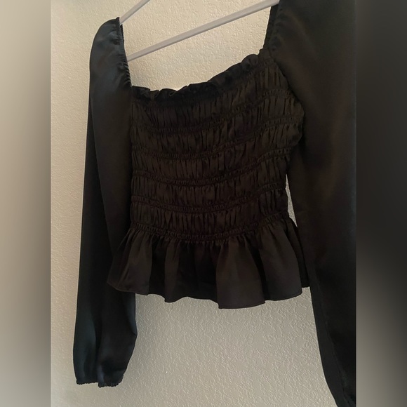 Cute Black Long-Sleeve Blouse - Picture 2 of 5